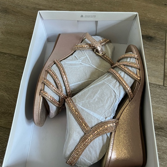 Alex Marie Rose Gold Wedge - Picture 6 of 13